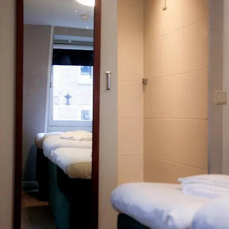 55 - Centre מלון 2*